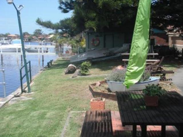 Black Swan Waterfront Motel (Adults Only) Суонсі Екстер'єр фото